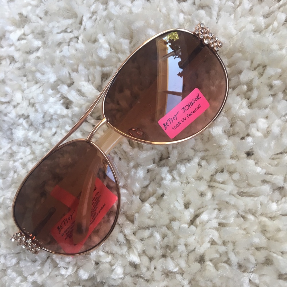 Betsy Johnson Aviator SunGlasses